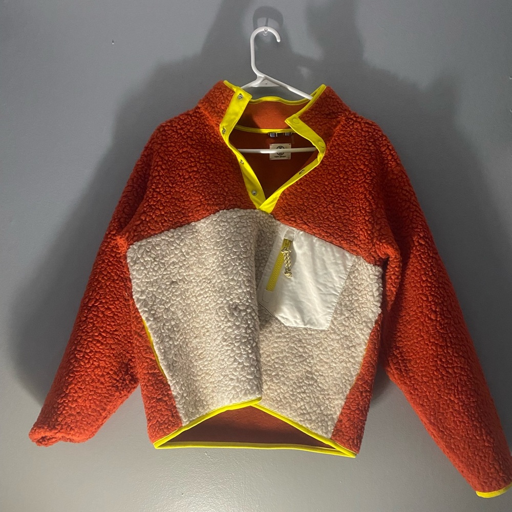 TORY BURCH‼️ This is part of Tory Burches sports collection "Tory Sport"!